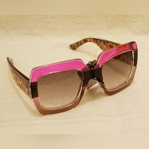 Oversized Leopard Print Sunglasses - Picture 3 of 7